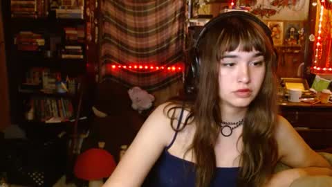 Izzy online show from September 2025 12:45:02 AM