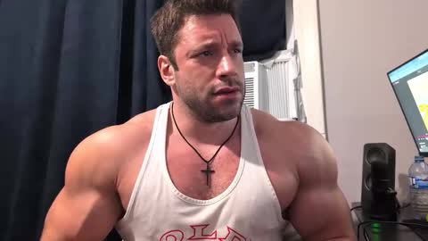 pizza_biceps online show from January 2026 04:28:02 AM