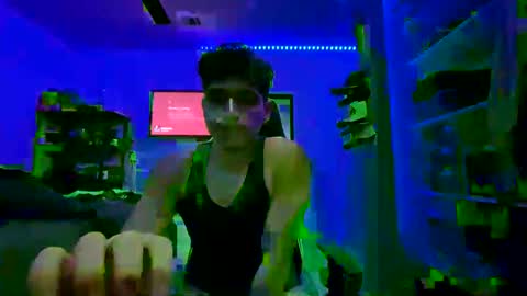 X X X online show from November 2025 03:04:01 AM