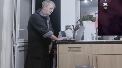 Snapshot of playme828530 chatting on December 2025 05:04:02 AM Play Me online show from December 2025 05:04:02 AM