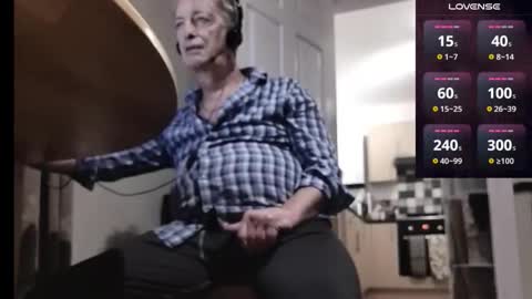 Snapshot of playme828530 chatting on December 2025 04:22:01 PM Play Me online show from December 2025 04:22:01 PM