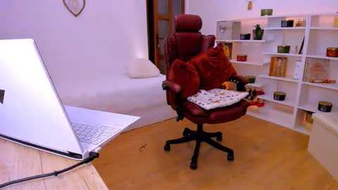 Snapshot of pleasurewitch chatting on November 2025 11:48:01 PM PleasureWitch online show from November 2025 11:48:01 PM