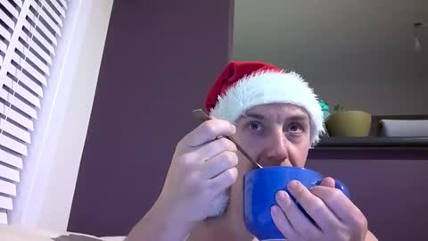 Snapshot of ploki2000 chatting on December 2024 04:54:01 PM Kevin online show from December 2024 04:54:01 PM