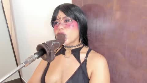 pocahontas_lantina online show from May 2026 04:41:02 AM