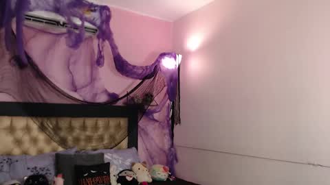 poison_pink online show from November 2025 01:34:02 PM