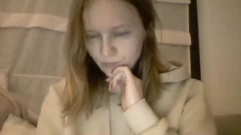 pola_sweet_girl online show from April 2026 09:21:02 PM