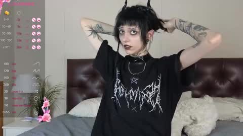 Snapshot of polidevis chatting on November 2025 06:40:01 PM Candytrain online show from November 2025 06:40:01 PM