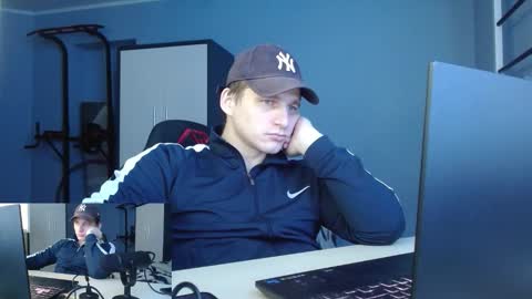 Snapshot of poliglotjoe2 chatting on February 2026 10:31:02 AM Poliglotjoe2 online show from February 2026 10:31:02 AM