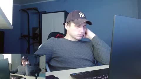 Snapshot of poliglotjoe2 chatting on February 2026 11:27:01 AM Poliglotjoe2 online show from February 2026 11:27:01 AM