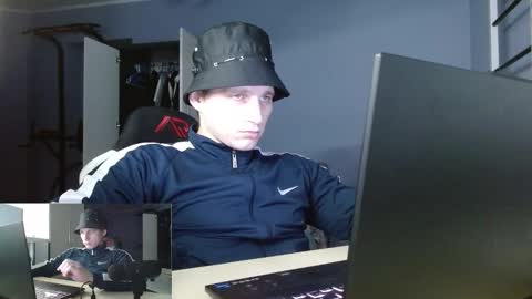 Snapshot of poliglotjoe2 chatting on February 2026 07:40:01 PM Poliglotjoe2 online show from February 2026 07:40:01 PM