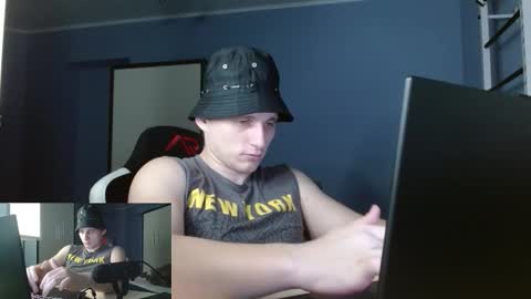 Snapshot of poliglotjoe2 chatting on February 2026 09:33:02 PM Poliglotjoe2 online show from February 2026 09:33:02 PM