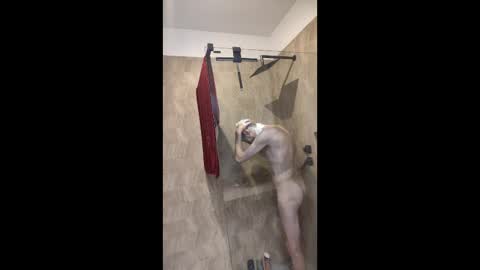 Snapshot of polish2000 chatting on December 2025 01:05:02 PM Polish Boy online show from December 2025 01:05:02 PM