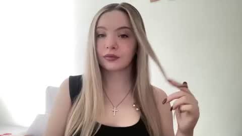 polishangel222 online show from February 2026 11:13:01 AM