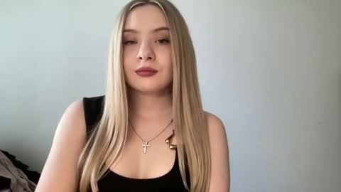 polishangel222 online show from April 2026 02:25:01 PM