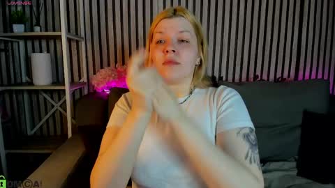 Polly online show from May 2026 01:11:01 AM