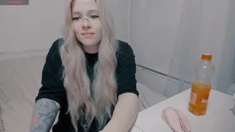 Polly online show from October 2025 06:38:02 PM