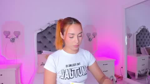 Carolina online show from September 2025 09:58:01 PM