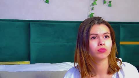 Polly online show from March 2025 06:48:01 AM