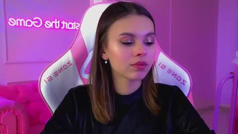 Polly online show from March 2026 07:43:02 PM