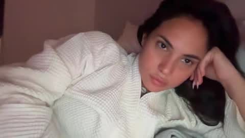 Snapshot of pollyyypocket chatting on December 2025 08:08:02 AM Polly Pocket online show from December 2025 08:08:02 AM