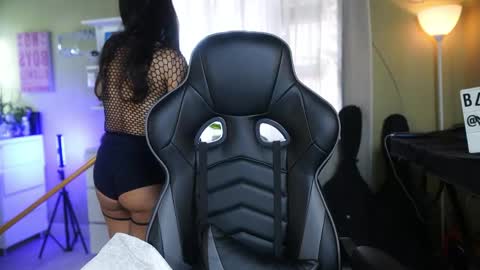  - Help me Reach 100 thumbs up  online show from March 2026 04:21:02 PM