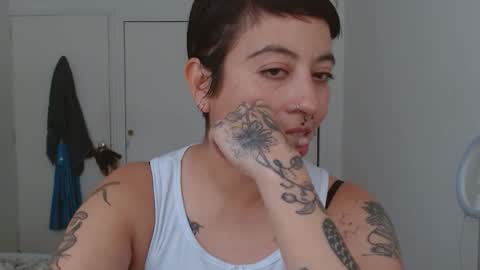 Snapshot of poly_mer chatting on October 2025 07:43:01 PM Poly online show from October 2025 07:43:01 PM