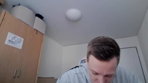 Snapshot of pommesmiteiscreme chatting on March 2025 11:29:01 AM pommesmiteiscreme online show from March 2025 11:29:01 AM