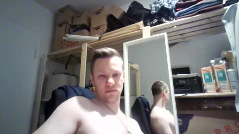 Snapshot of pommesmiteiscreme chatting on February 2026 02:08:02 AM pommesmiteiscreme online show from February 2026 02:08:02 AM