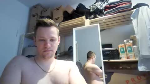 Snapshot of pommesmiteiscreme chatting on February 2026 08:13:01 AM pommesmiteiscreme online show from February 2026 08:13:01 AM