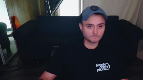 poo_c_licker213 online show from October 2025 03:01:02 PM