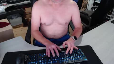 Snapshot of poodledude chatting on October 2025 04:41:01 PM Dave online show from October 2025 04:41:01 PM