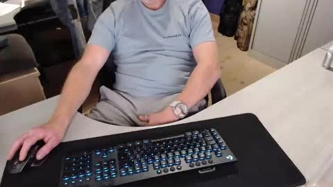 Snapshot of poodledude chatting on December 2025 05:41:02 PM Dave online show from December 2025 05:41:02 PM