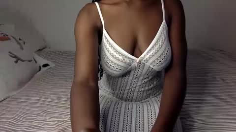 Snapshot of pookietalie23 chatting on May 2026 01:23:01 AM pookie online show from May 2026 01:23:01 AM