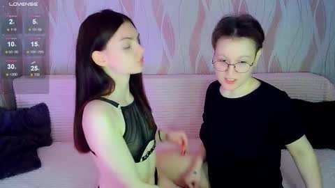 Ana and Tati online show from November 2025 07:25:01 PM