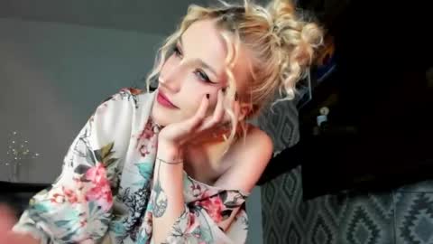 Snapshot of positivevibess chatting on April 2026 07:23:01 PM positivevibess online show from April 2026 07:23:01 PM