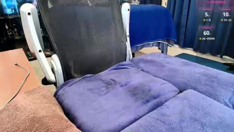 Snapshot of poundingpud420 chatting on February 2025 11:33:02 PM PoundingPud420 online show from February 2025 11:33:02 PM