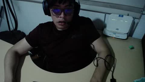 Snapshot of powerfulzeus2 chatting on September 2025 04:01:02 AM powerfulzeus2 online show from September 2025 04:01:02 AM