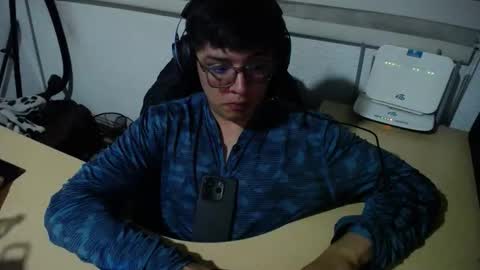 Snapshot of powerfulzeus2 chatting on September 2025 02:02:01 AM powerfulzeus2 online show from September 2025 02:02:01 AM