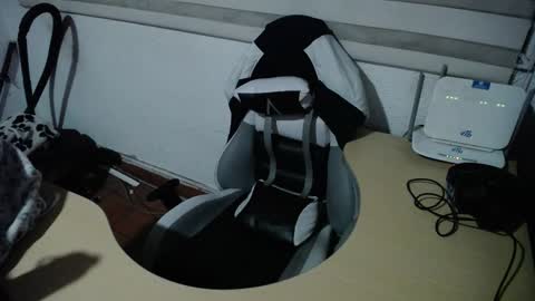 Snapshot of powerfulzeus2 chatting on September 2025 02:15:02 AM powerfulzeus2 online show from September 2025 02:15:02 AM