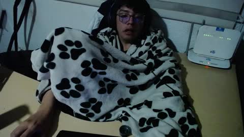 Snapshot of powerfulzeus2 chatting on September 2025 06:19:02 AM powerfulzeus2 online show from September 2025 06:19:02 AM