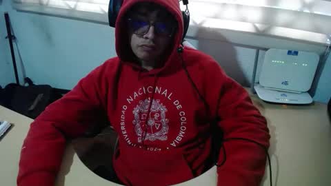 Snapshot of powerfulzeus2 chatting on October 2025 06:41:02 PM powerfulzeus2 online show from October 2025 06:41:02 PM