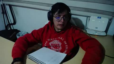 Snapshot of powerfulzeus2 chatting on October 2025 02:37:02 AM powerfulzeus2 online show from October 2025 02:37:02 AM