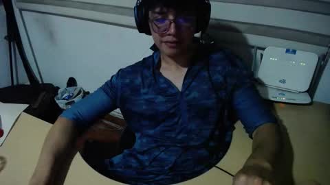 Snapshot of powerfulzeus2 chatting on October 2025 02:12:01 AM powerfulzeus2 online show from October 2025 02:12:01 AM