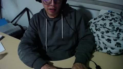 Snapshot of powerfulzeus2 chatting on October 2025 02:59:01 AM powerfulzeus2 online show from October 2025 02:59:01 AM