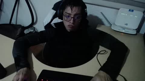 Snapshot of powerfulzeus2 chatting on November 2025 12:56:01 AM powerfulzeus2 online show from November 2025 12:56:01 AM