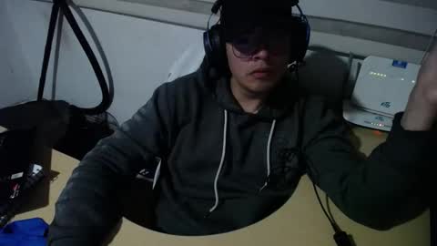 Snapshot of powerfulzeus2 chatting on November 2025 03:23:01 AM powerfulzeus2 online show from November 2025 03:23:01 AM