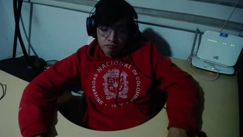 Snapshot of powerfulzeus2 chatting on November 2025 02:55:02 AM powerfulzeus2 online show from November 2025 02:55:02 AM