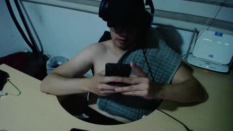 Snapshot of powerfulzeus2 chatting on November 2025 02:03:01 AM powerfulzeus2 online show from November 2025 02:03:01 AM