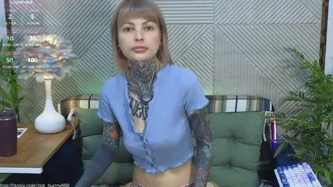 Lola online show from April 2026 05:49:02 AM