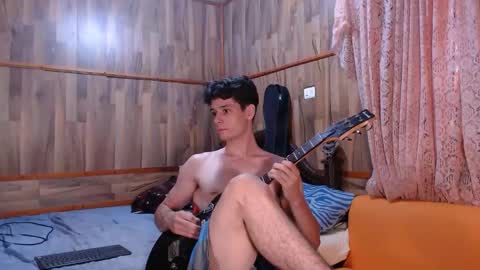 Snapshot of powertwinky chatting on December 2024 09:31:02 PM chris independent online show from December 2024 09:31:02 PM